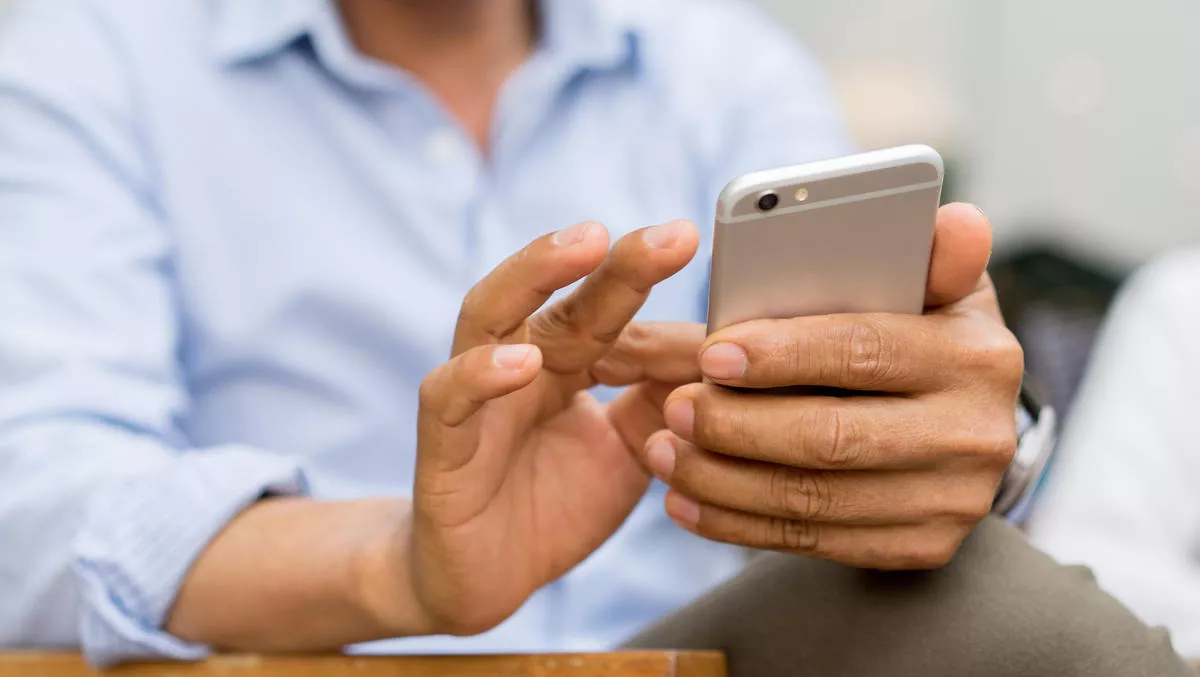 COVID-19 hits smartphone market hard, with all but Apple sales down