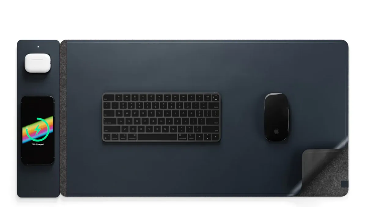 Hands-on Review: Journey ALTI Wireless Charging Reversible Desk Mat
